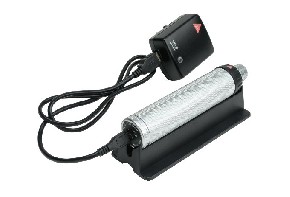 HEINE BETA 200 LED Skiaskop Set mit BETA4 Ladegriff / Ladestation